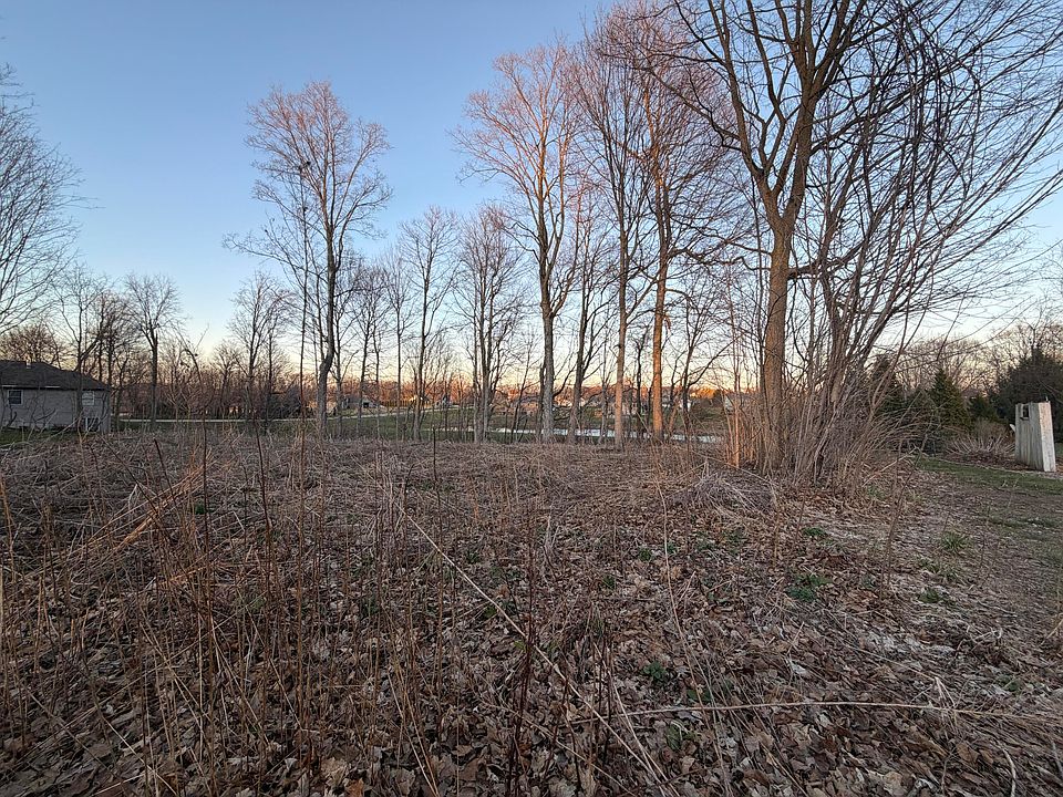 2nd image of 3555 S Maple Lane Ct
