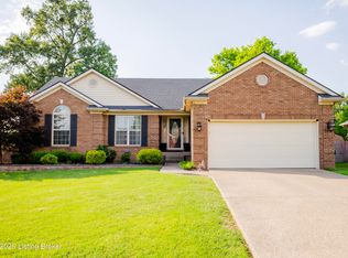 677 Shady Brook Ln, Louisville, KY 40229