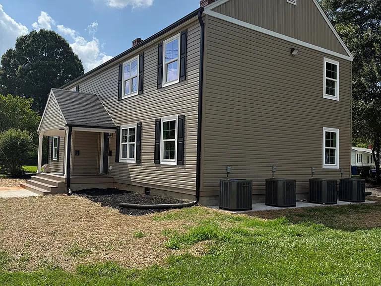 139 Nelson St #201 — Photo 1