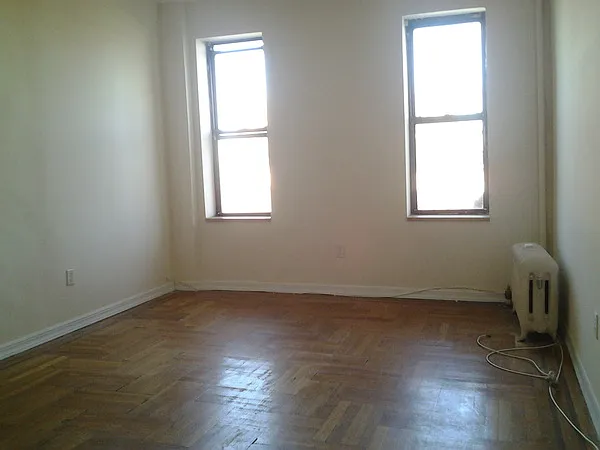 870 71st St photo 1