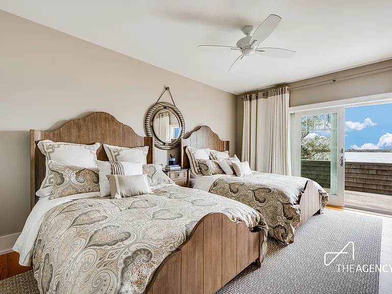 225 E Lake Dr — Photo 16