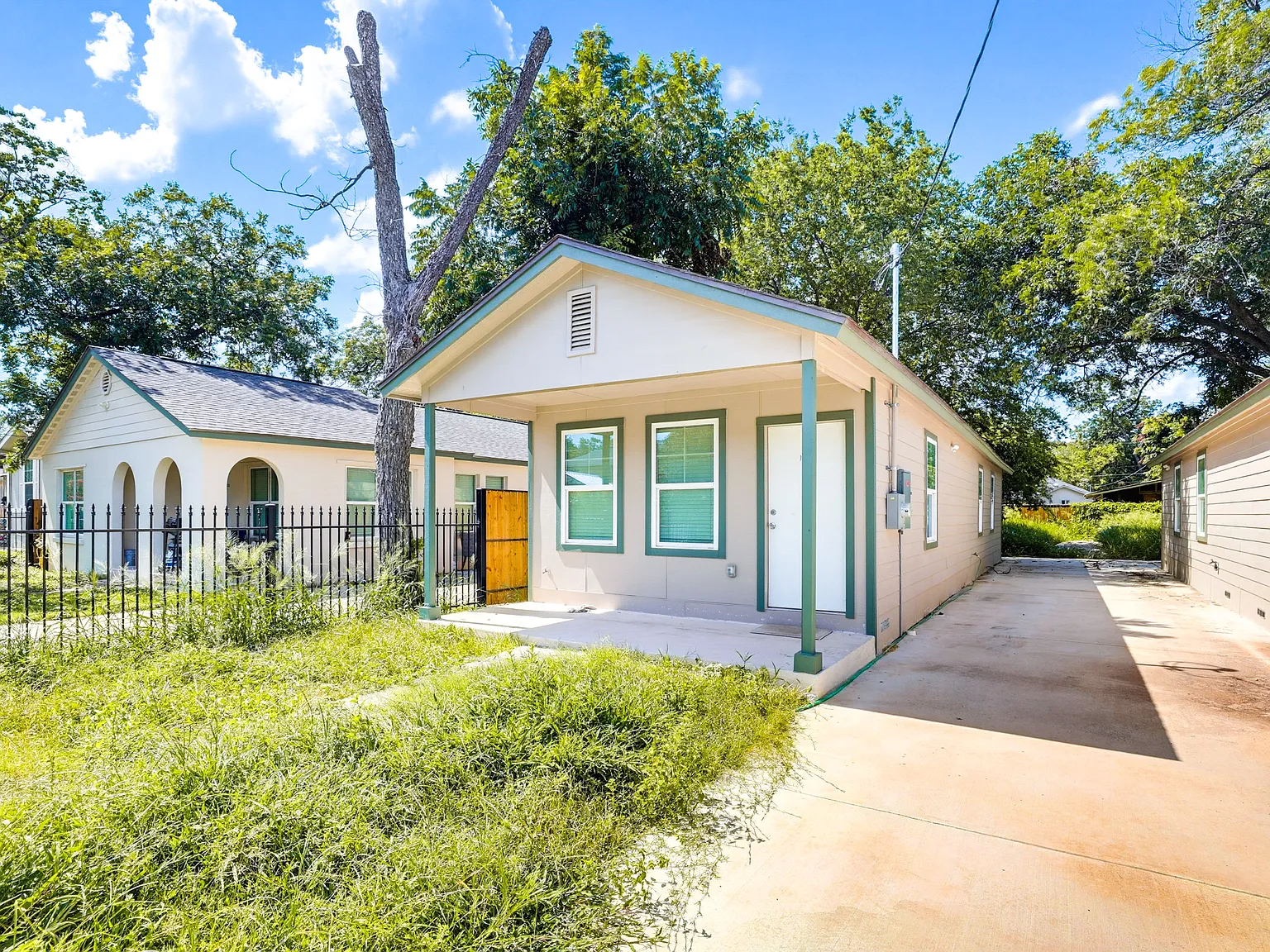2 bed, 840 sqft, $1,200 — Photo 3