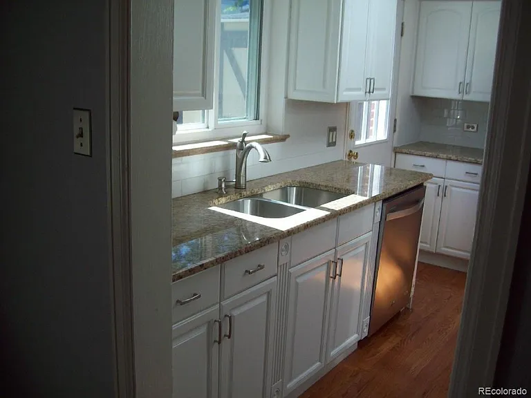 1200 S Harrison St — Photo 8