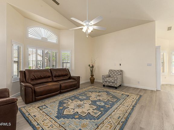 4th image of 1589 E MANOR Drive