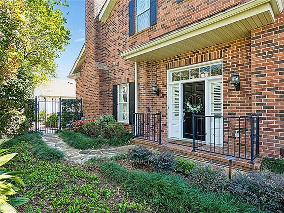 4th image of 3815 N Hullen St