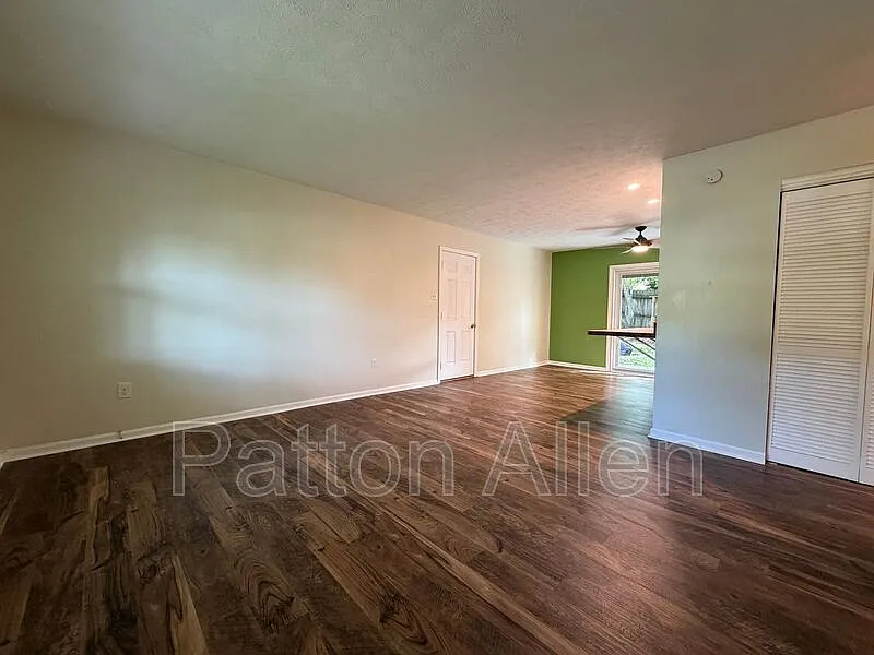 3 bed, 1.5 bath, $2,150 — Photo 3
