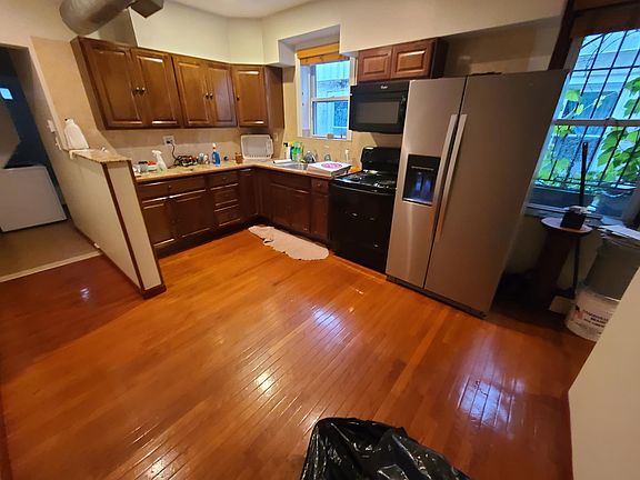 4th image of 2230 Fairmount Ave #2F