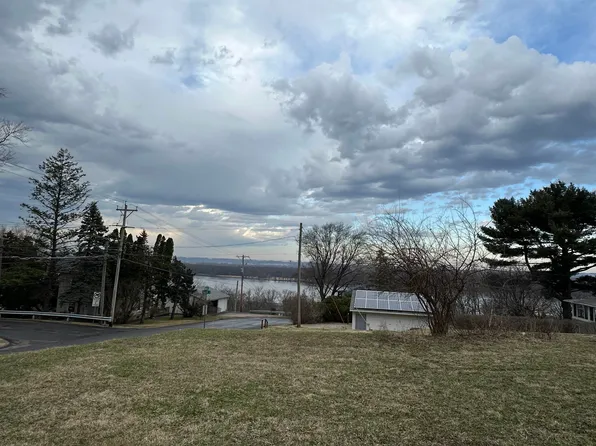 300 Webster St, Savanna, IL 61074