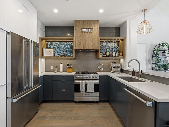 3rd image of 530 K St Unit 1015