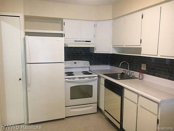 5th image of 1150 Catalpa Dr