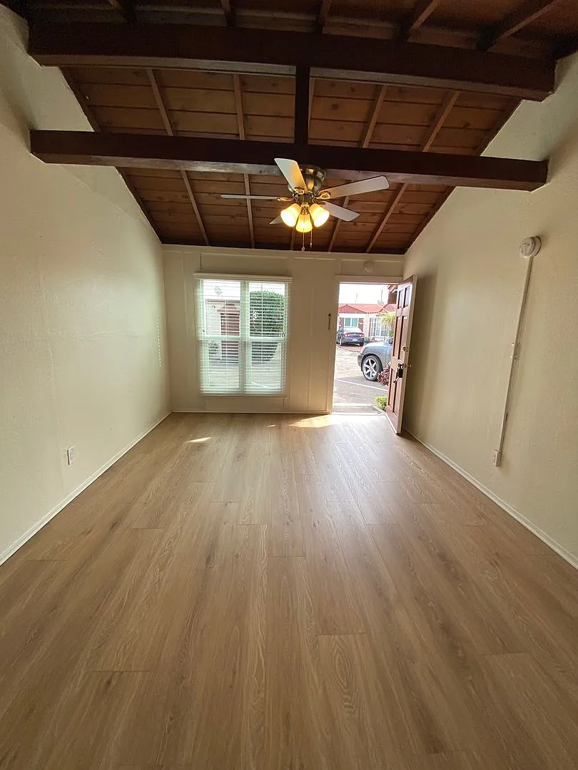 Studio Apartment Completely Remodeled Rosecrans Area Available Now — Photo 2