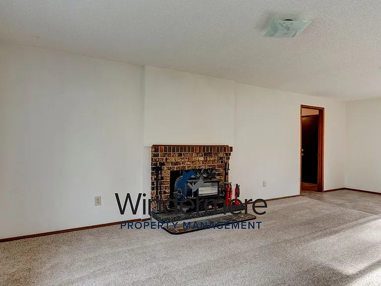 2268 Hastie Lake Rd — Photo 12