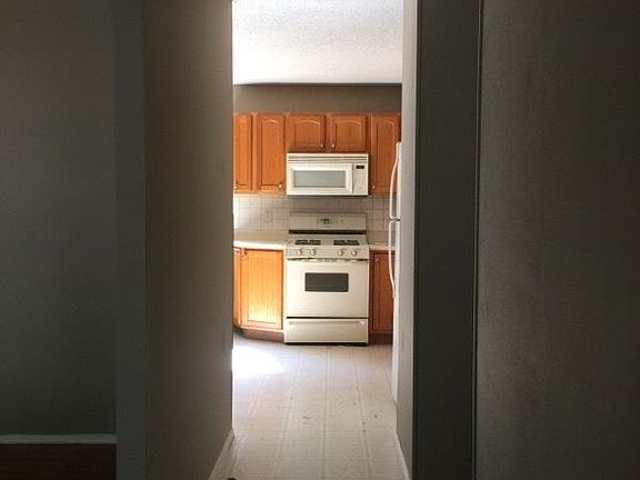 3rd image of 6822 Champana Dr