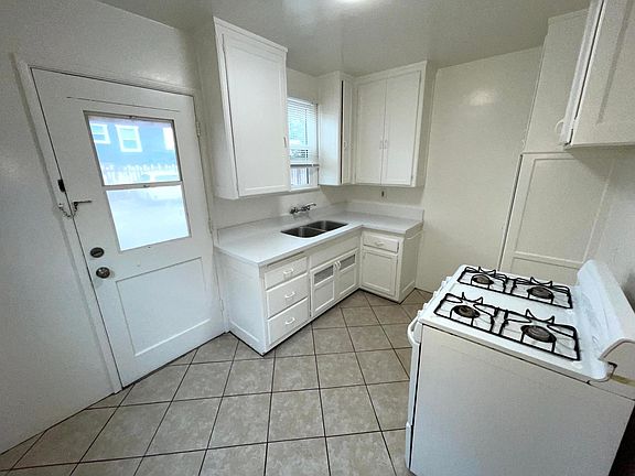 5th image of 2925 E Theresa St APT 4