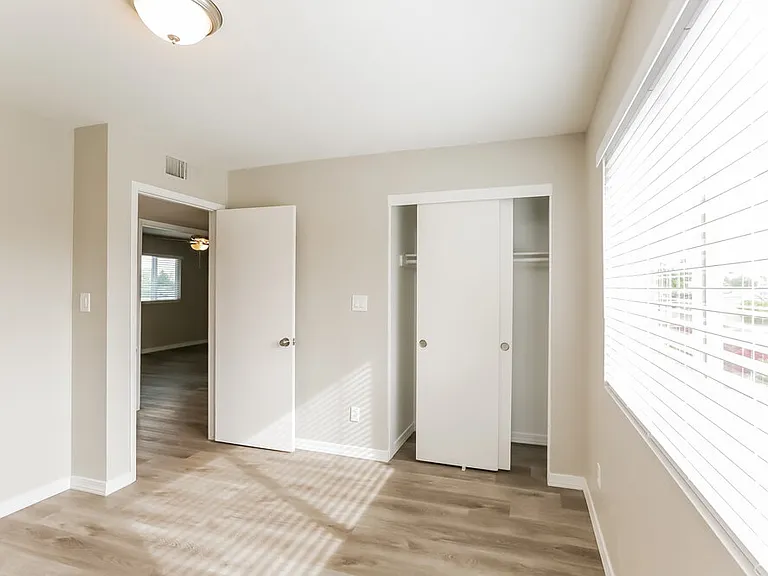 2633 W Monte Ave — Photo 13