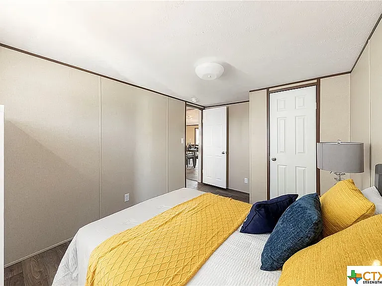 4 bed, 1568 sqft, $1,700 — Photo 2