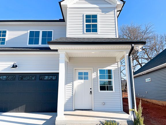 Covered Front Porch - No wet packages here