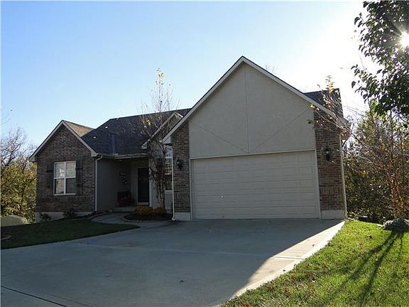 2nd image of 1031 N Hanover Ct