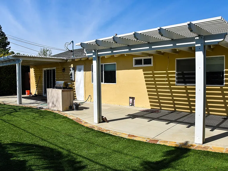 2318 E Coolidge Ave — Photo 41