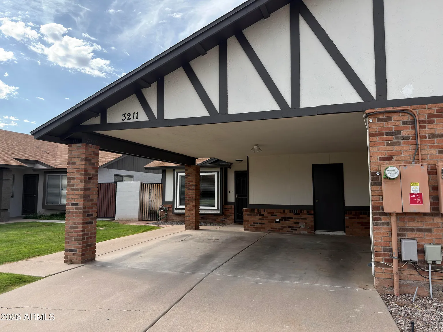 4 bed, 2.0 bath, 1456 sqft, $2,100 — Photo 2