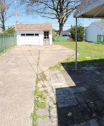 3rd image of 1004 Hillsdale Ave