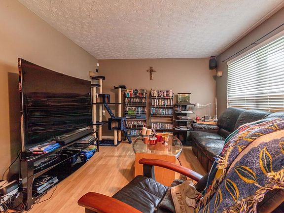 5th image of 1261 Carlyle Dr