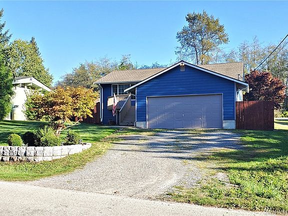 2nd image of 370 Lakeside Dr