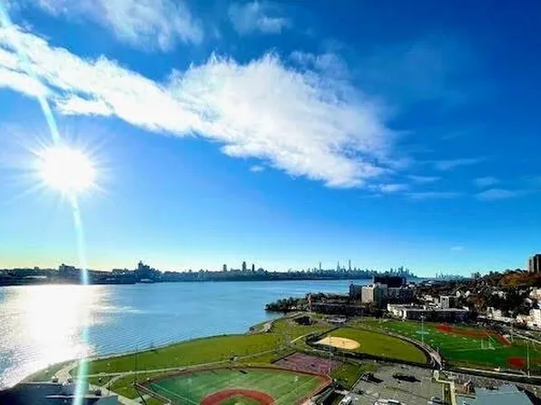 1203 River Rd APT 20J, Edgewater, NJ 07020