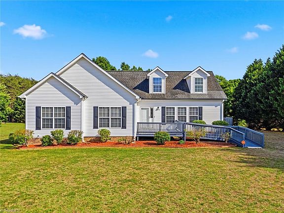 4th image of 2070 Grooms Rd
