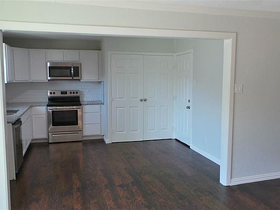 5th image of 2943 Lockwood Dr