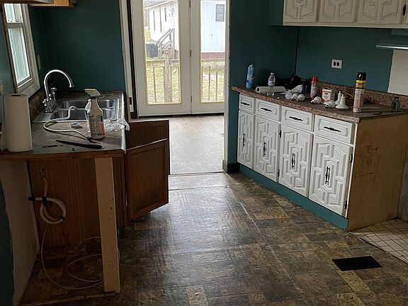 5th image of 50 Misty Ln