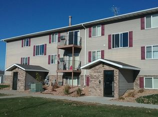 901 6th St S APT 204, Wahpeton, ND 58075