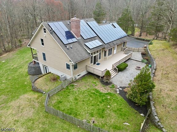 3rd image of 49 Sand Pond Rd