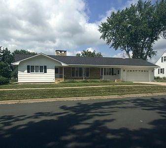 320 Cedar St S, Belle Plaine, MN, 56011