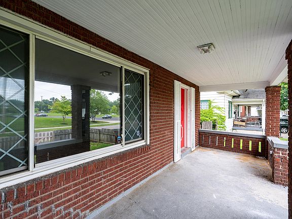 3rd image of 38 Willowwood Dr