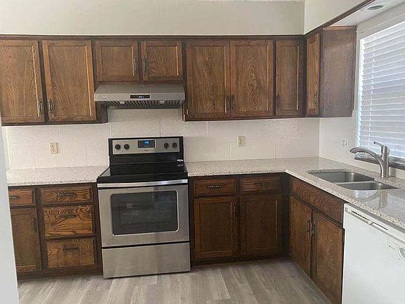 3rd image of 7809 W 61st Ter