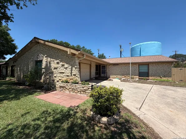 7821 VILLAGE OAK DR, Live Oak, TX 78233