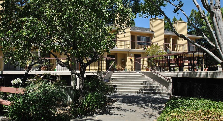 1st image of 471 Northlake Dr APT 18