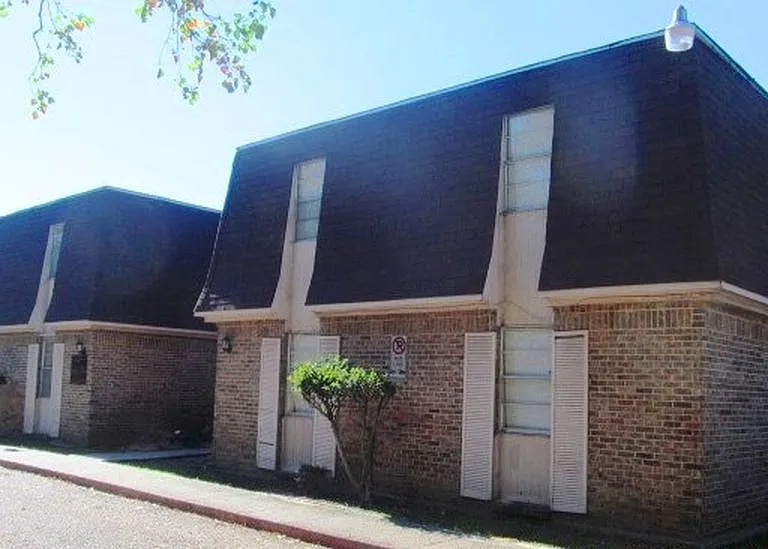 Springdale Apartments — Photo 6