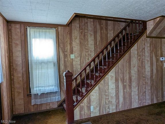 5th image of 221 Elizabeth St