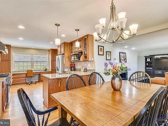 5th image of 1438 Woodacre Dr