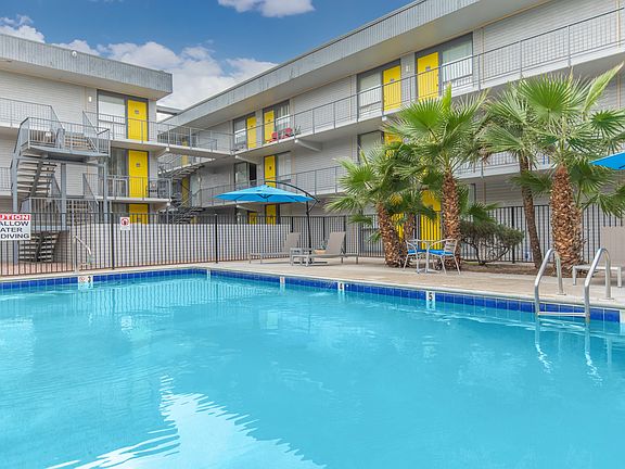 Spectra Midtown Apartments Pool