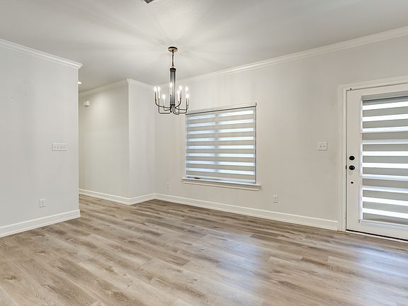 Entry/Dining