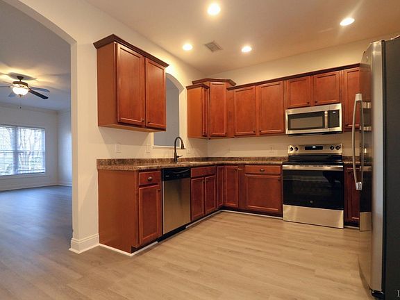 5th image of 516 Capstone Dr