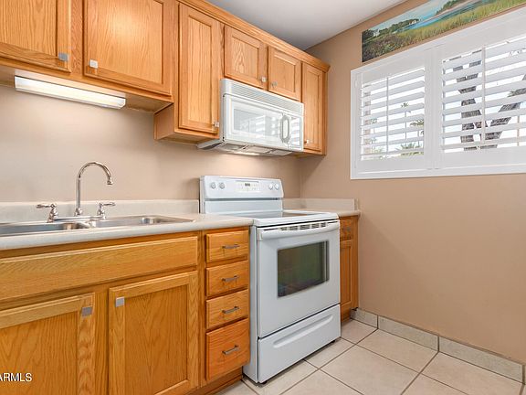4th image of 4701 N 68th St Unit 211