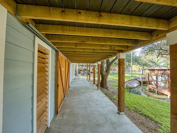 4th image of 1003 N Shorewood Dr
