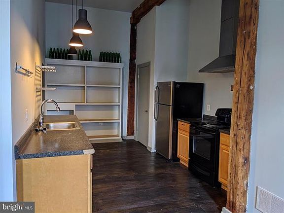 5th image of 2111 E Susquehanna Ave APT 2A