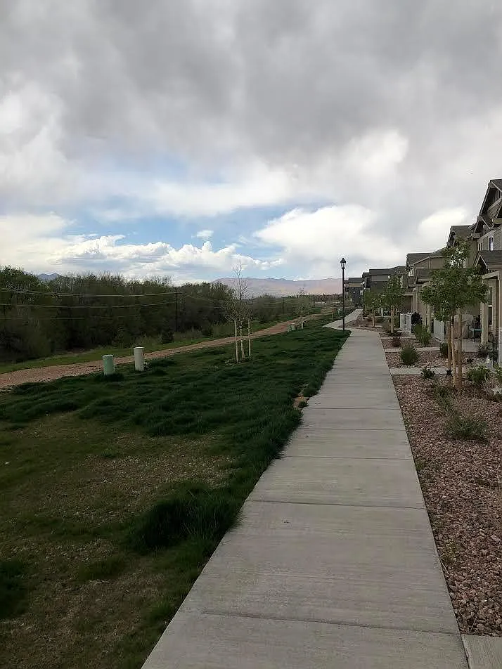 3 bed, 2.5 bath, 1692 sqft, $1,950 — Photo 3