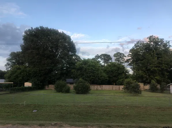 319 Daniels St, Rusk, TX 75785