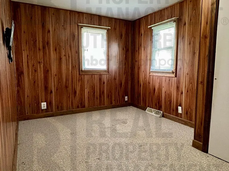10770 W US Highway 30 — Photo 11